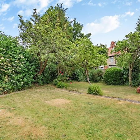 15 Elms Road Villa Моркамб Екстериор снимка