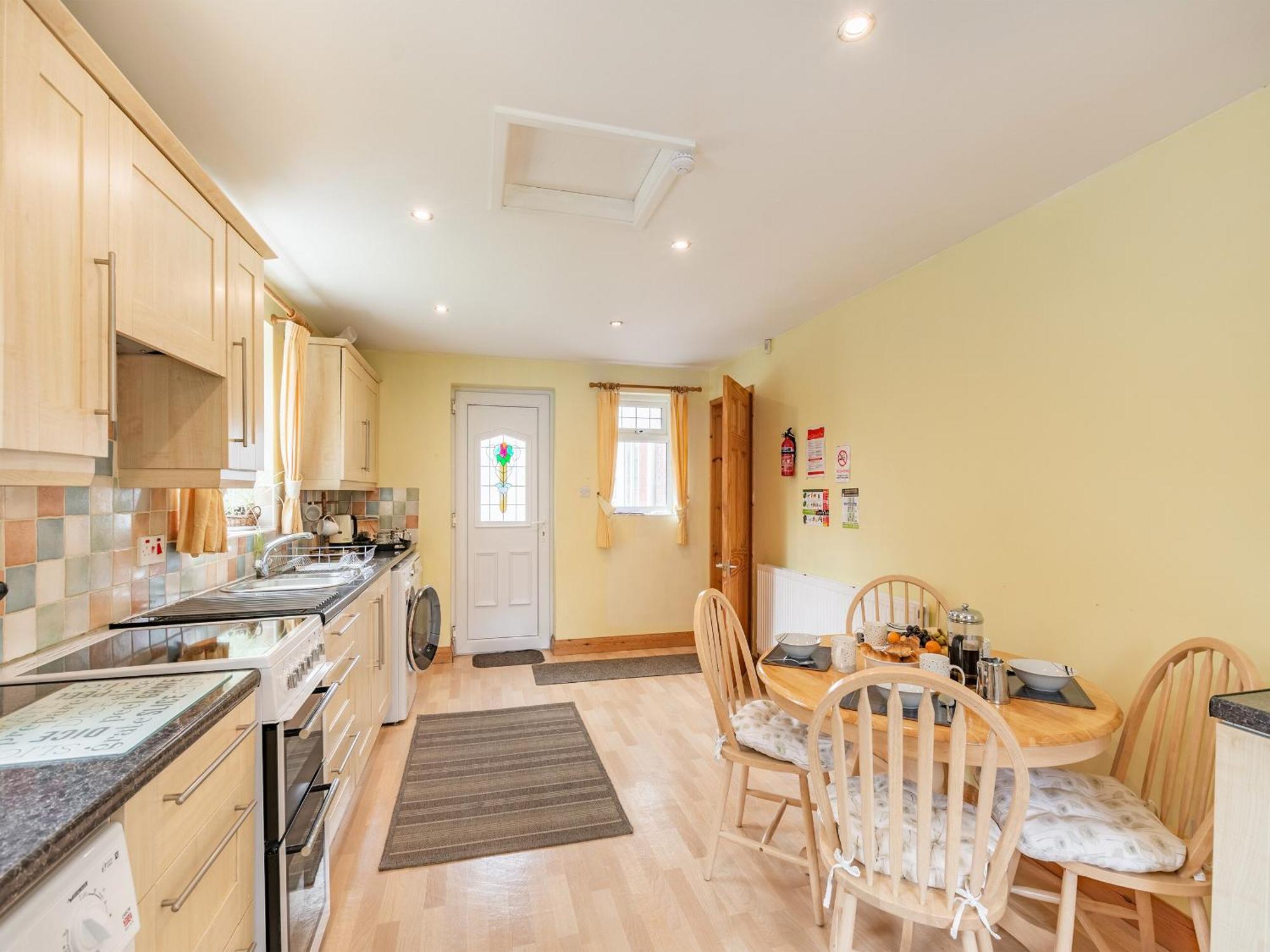 15 Elms Road Villa Моркамб Екстериор снимка