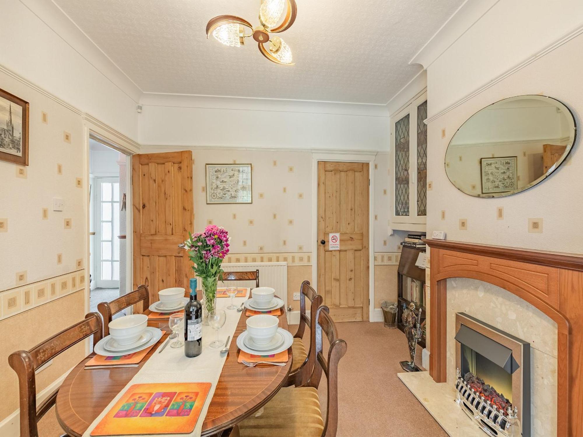 15 Elms Road Villa Моркамб Екстериор снимка